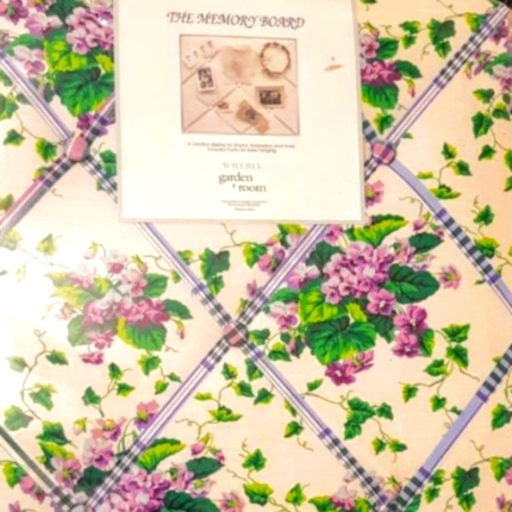 Vintage NWT Waverly Memory Board